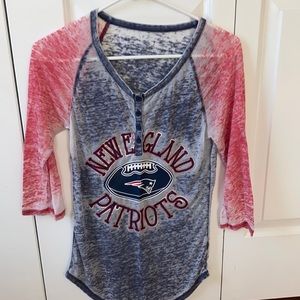 Graphic patriots tee